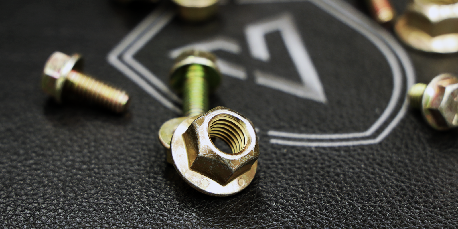 High chair top hardware