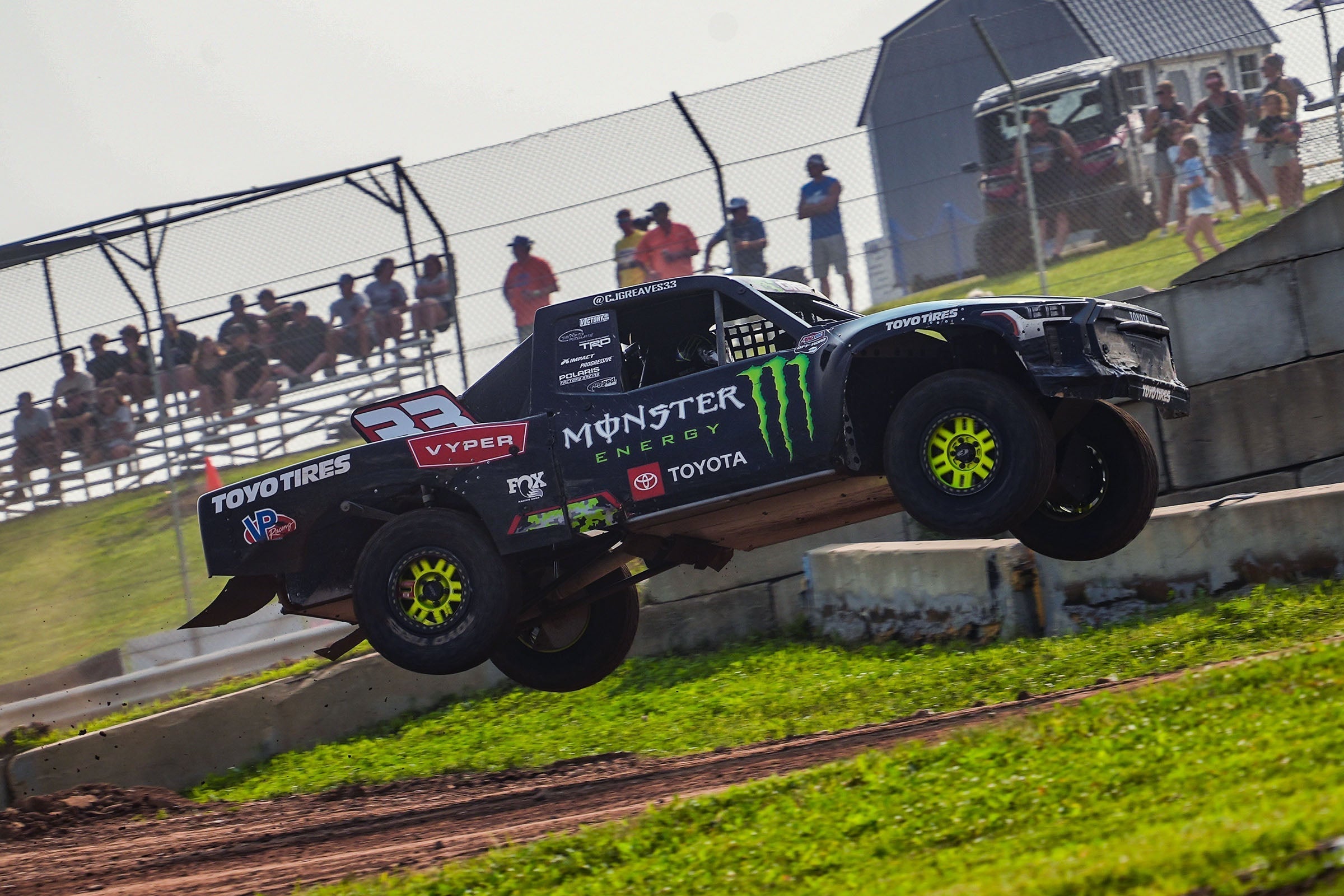 Vyper Partners with Greaves Motorsports