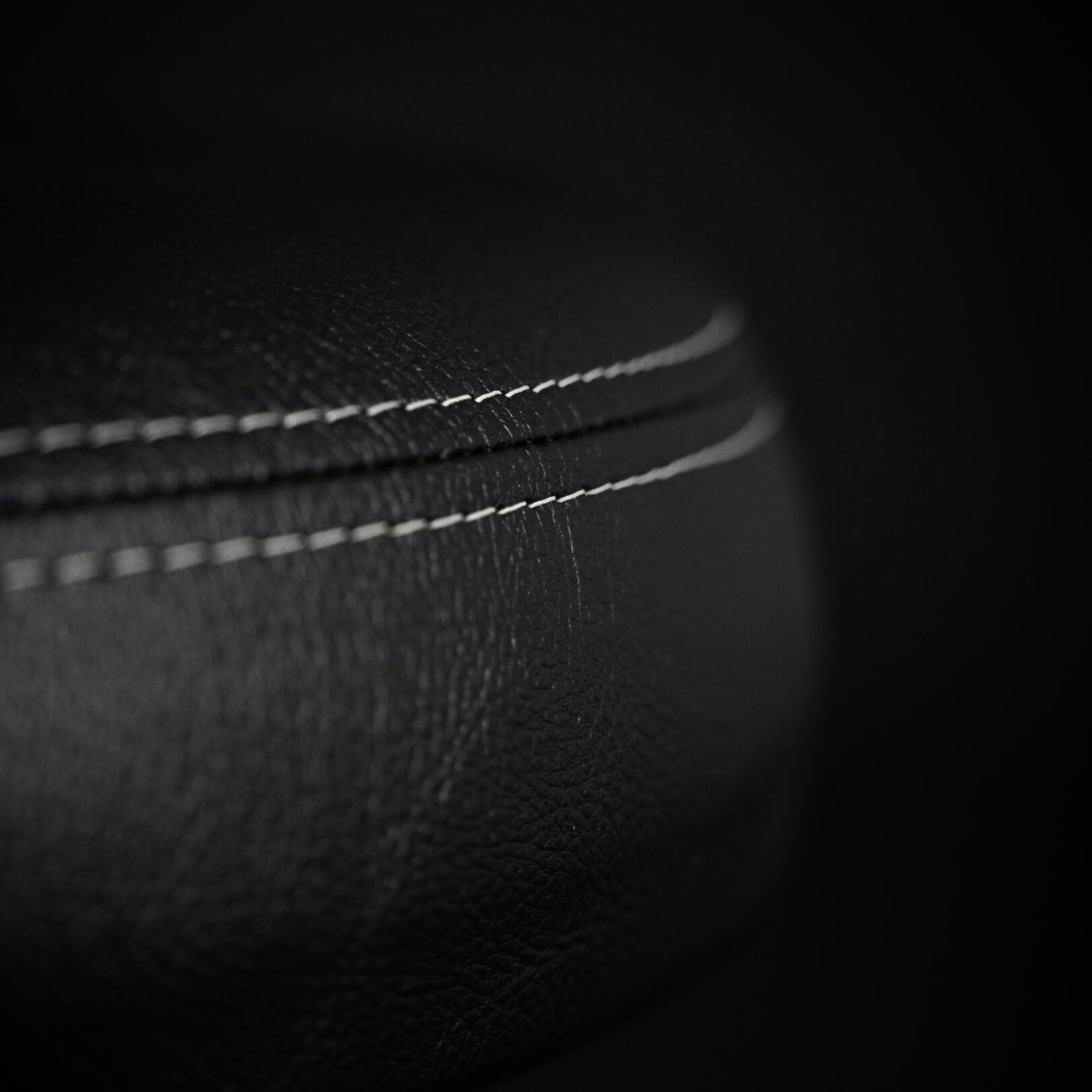 FORD MUSTANG® - SHADOW BLACK (ELEVATED)