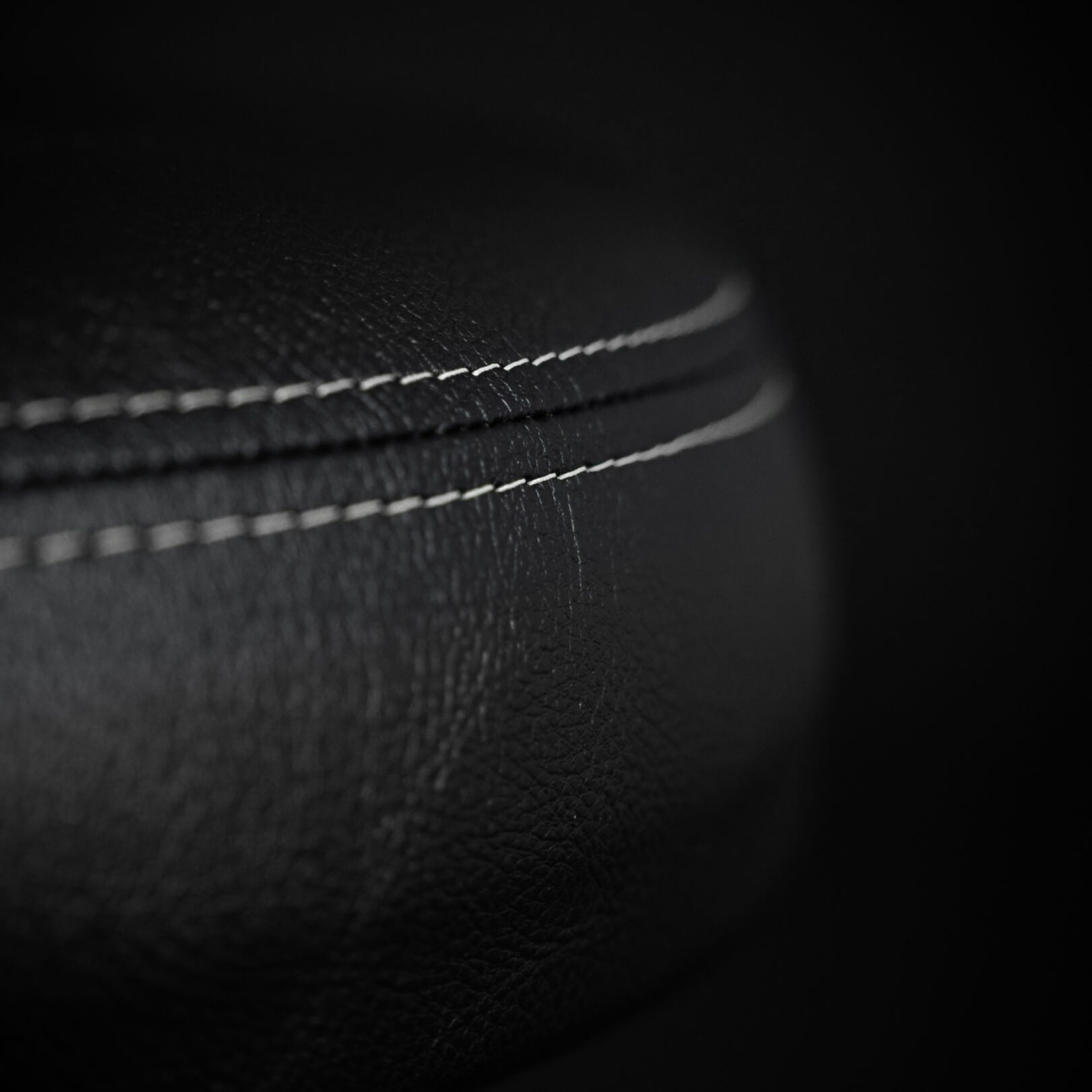FORD MUSTANG® - SHADOW BLACK