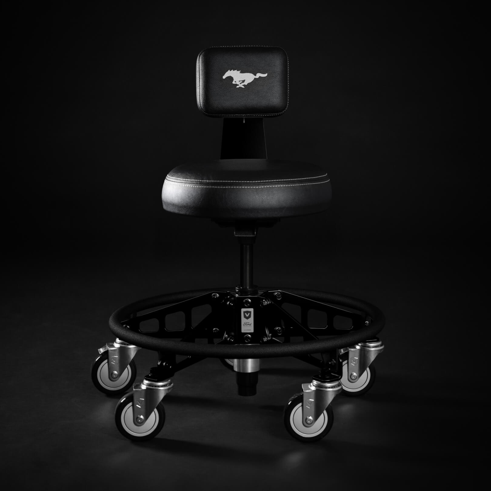 FORD MUSTANG® - SHADOW BLACK