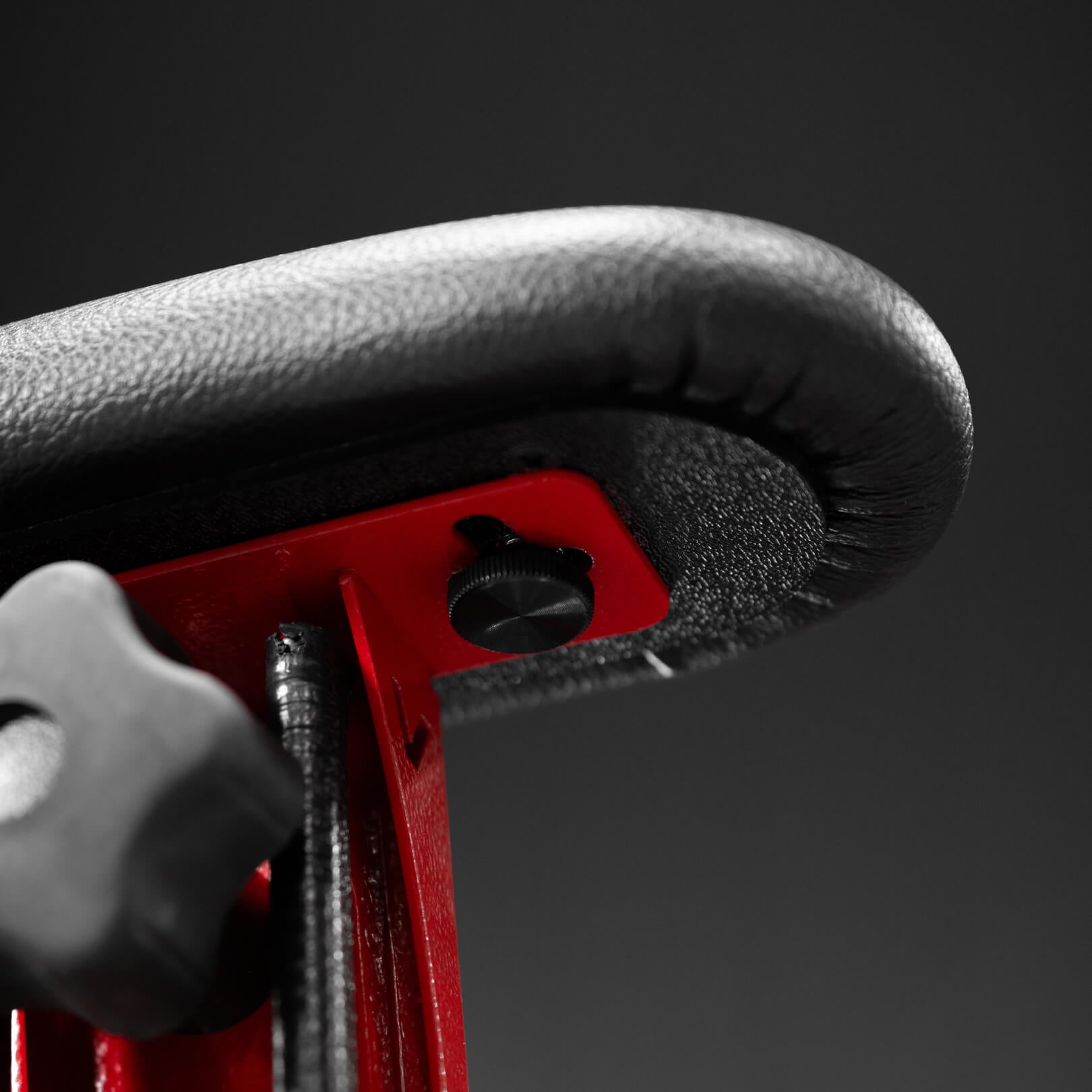 ADJUSTABLE ARMREST
