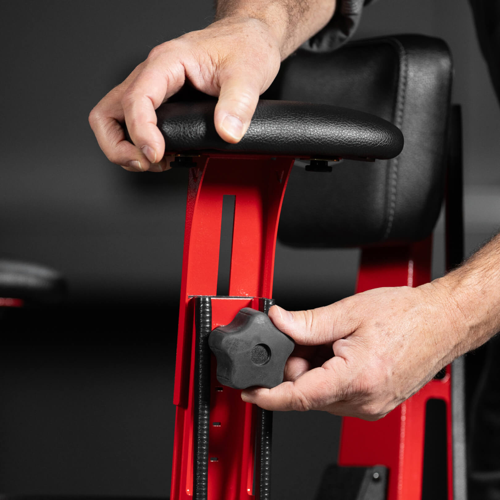 ADJUSTABLE ARMREST