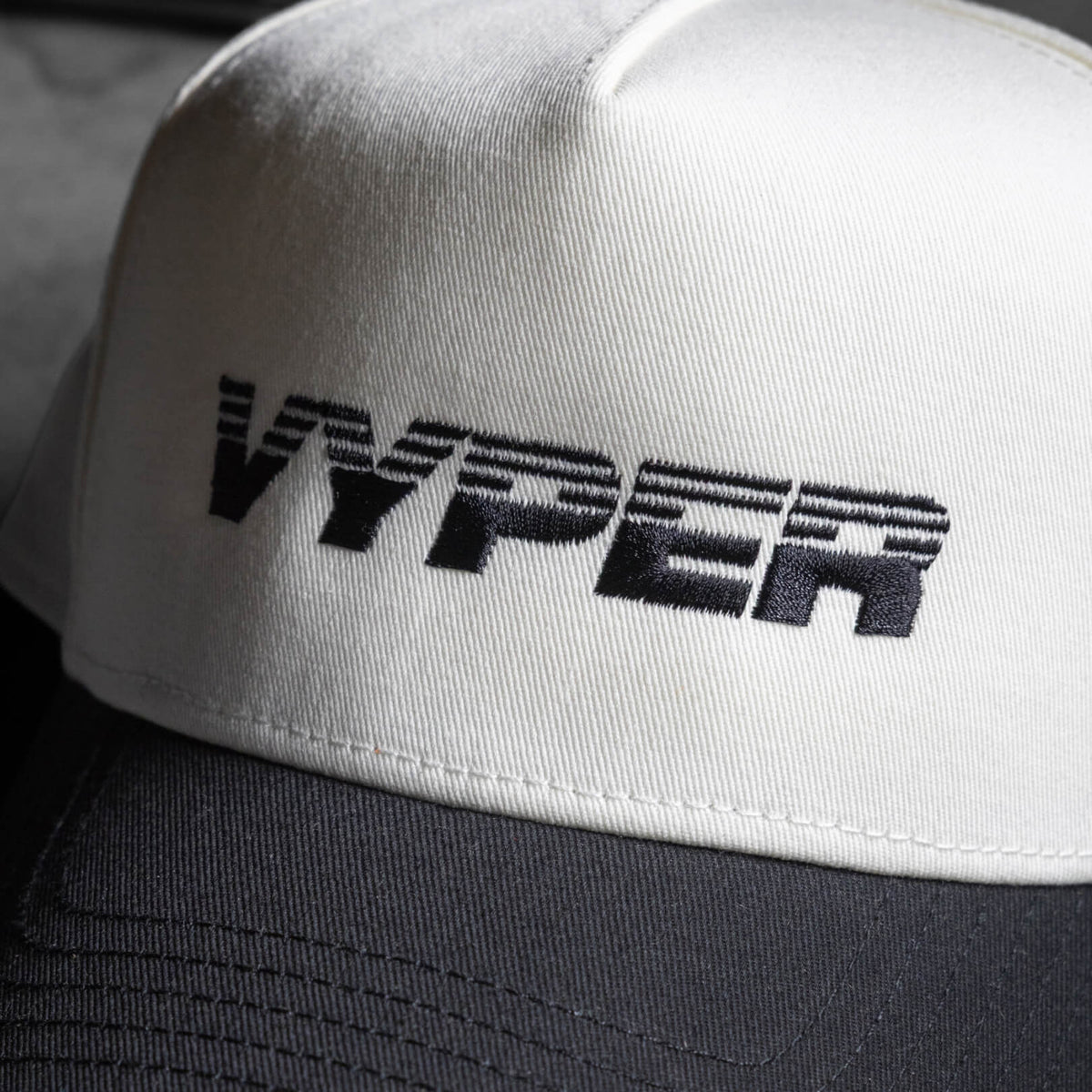 TRACKSIDE BLACK TWO-TONE HAT