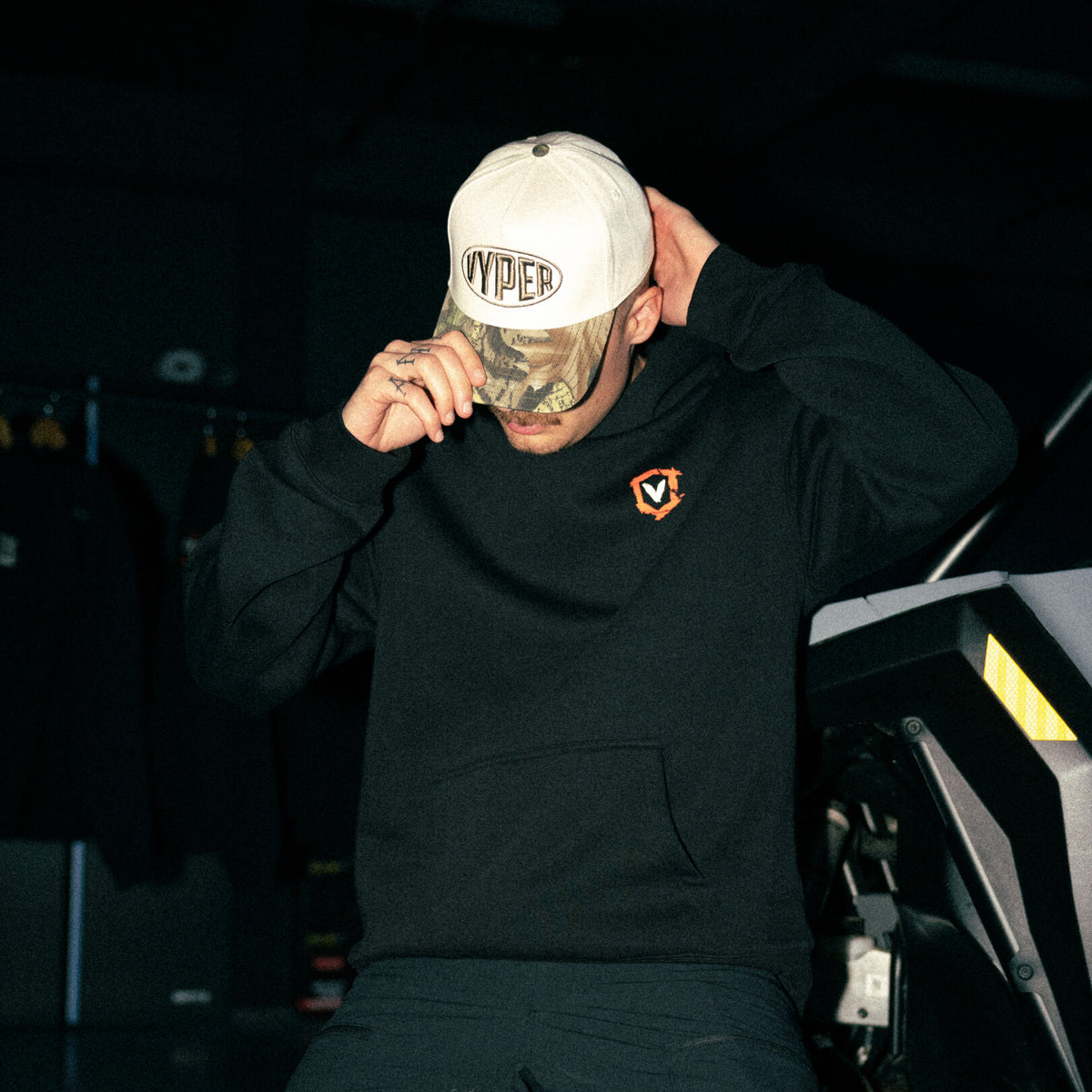 TRACKSIDE CAMO TWO-TONE HAT