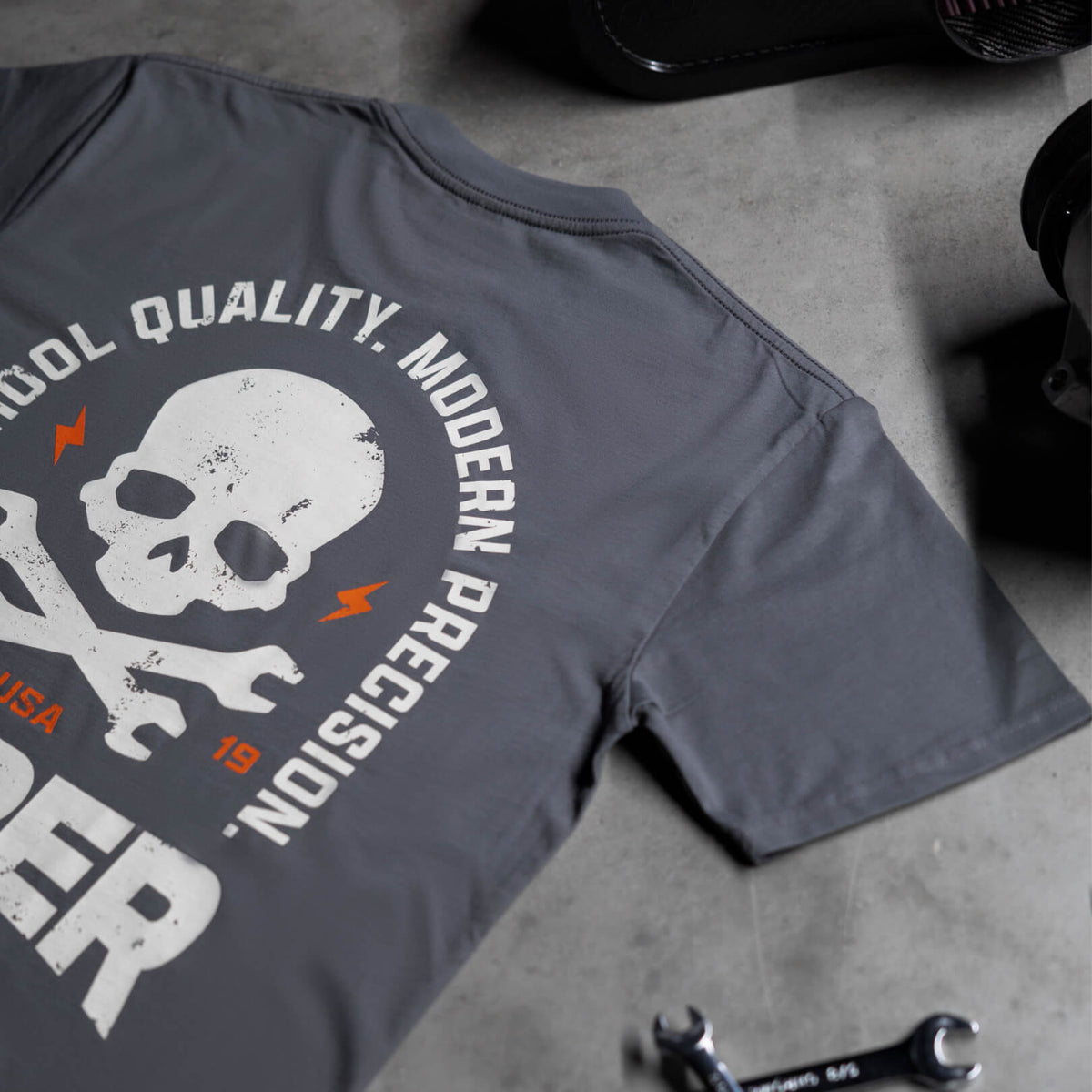 OLD SCHOOL TEE