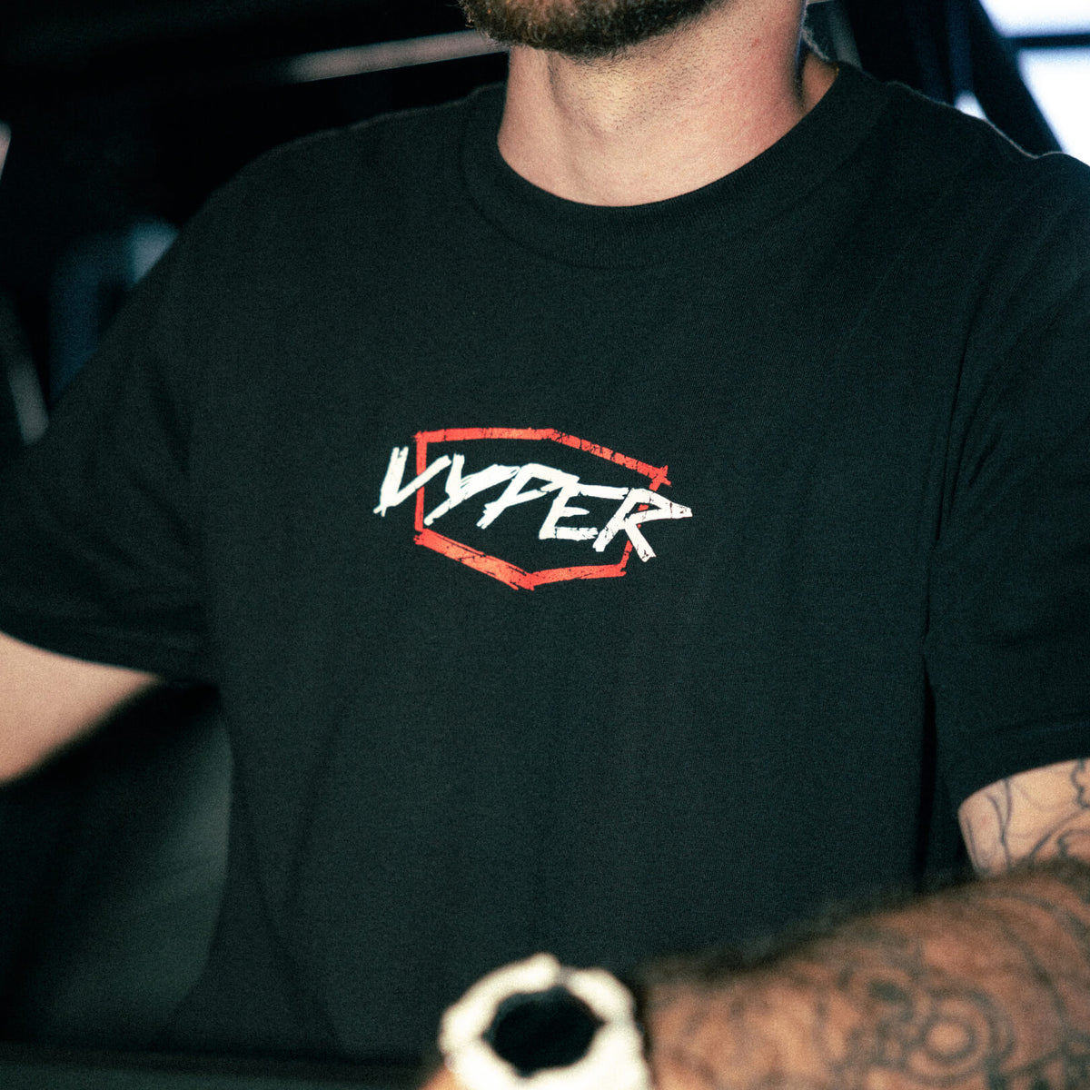 SCRATCH TEE